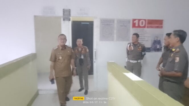 
					Sekdakab TUBABA Sidak Perkantoran Jelang Idul Fitri Temukan Banyak Ruangan Terkunci dan Kosong