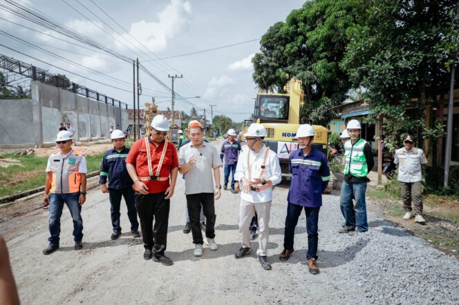
					Gencar Bangun dan Jaga Jalan, Gubernur Mirza Targetkan Lampung Tengah Capai 98% Jalan Mantap
