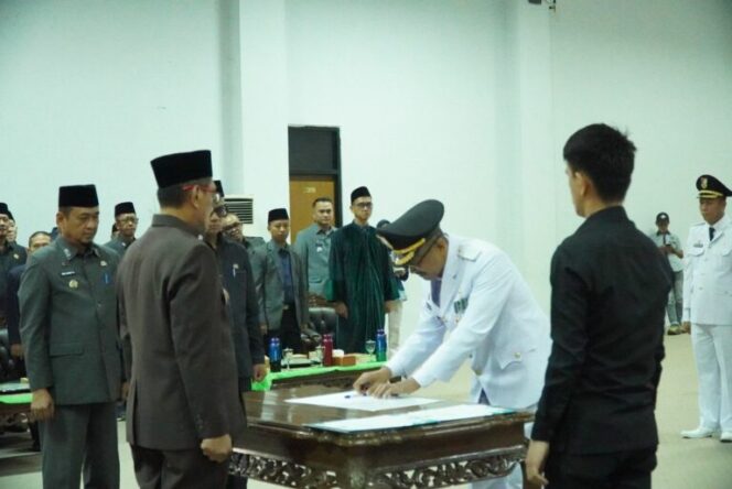 
					Sekda Tulang Bawang Barat Lantik Pejabat Struktural Baru: Kunci Percepatan Pembangunan dan Pelayanan Publik
