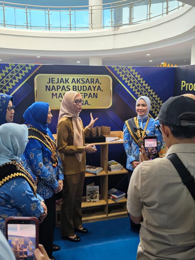 
					Tubaba Tampilkan Naskah Kuno Hingga Produk UMKM di Festival Literasi Lampung, Kembali Toreh Prestasi